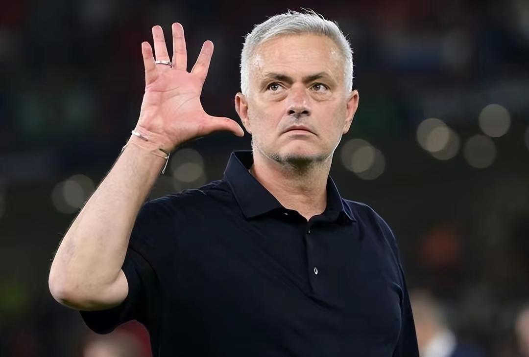 包含里程碑夜！夏洛特黄蜂防线松动，德国杯集结日刷纪录，气氛紧张，赛季目标并未改变的词条