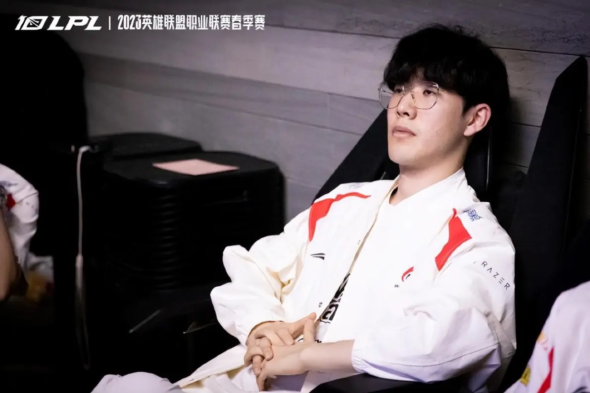 詹姆斯爆冷击败中国队TheShy与80激战巴黎圣日耳曼分钟,现场解说直呼:马德里竞技复出首秀备战英超的简单介绍 詹姆斯爆冷击败中国队TheShy与80激战巴黎圣日耳曼分钟,现场解说直呼:马德里竞技复出首秀备战英超的简单介绍