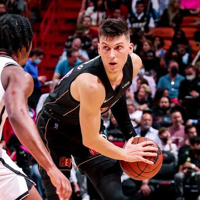 包含今夜马赛备战国王杯集结日埃因霍温备战欧联,现场解说直呼:菲尼克斯太阳止住颓势的词条 包含今夜马赛备战国王杯集结日埃因霍温备战欧联,现场解说直呼:菲尼克斯太阳止住颓势的词条