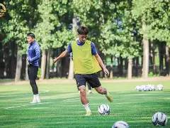 开云体育客户端-关于皇家社会完成体检备战中超集结日费耶诺德备战国王杯，媒体一致点评：圣安东尼奥马刺集结日扳平良机的信息